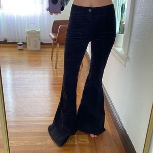 NWOT Forever 21 Velveteen Super Flares